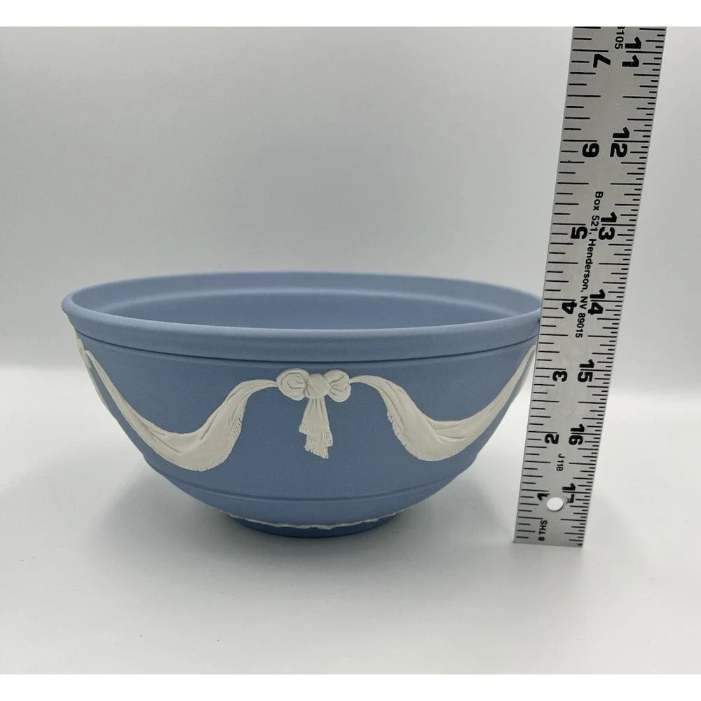 Wedgwood Jasperware Bow Festivity Bowl Swag Blue 7.5
